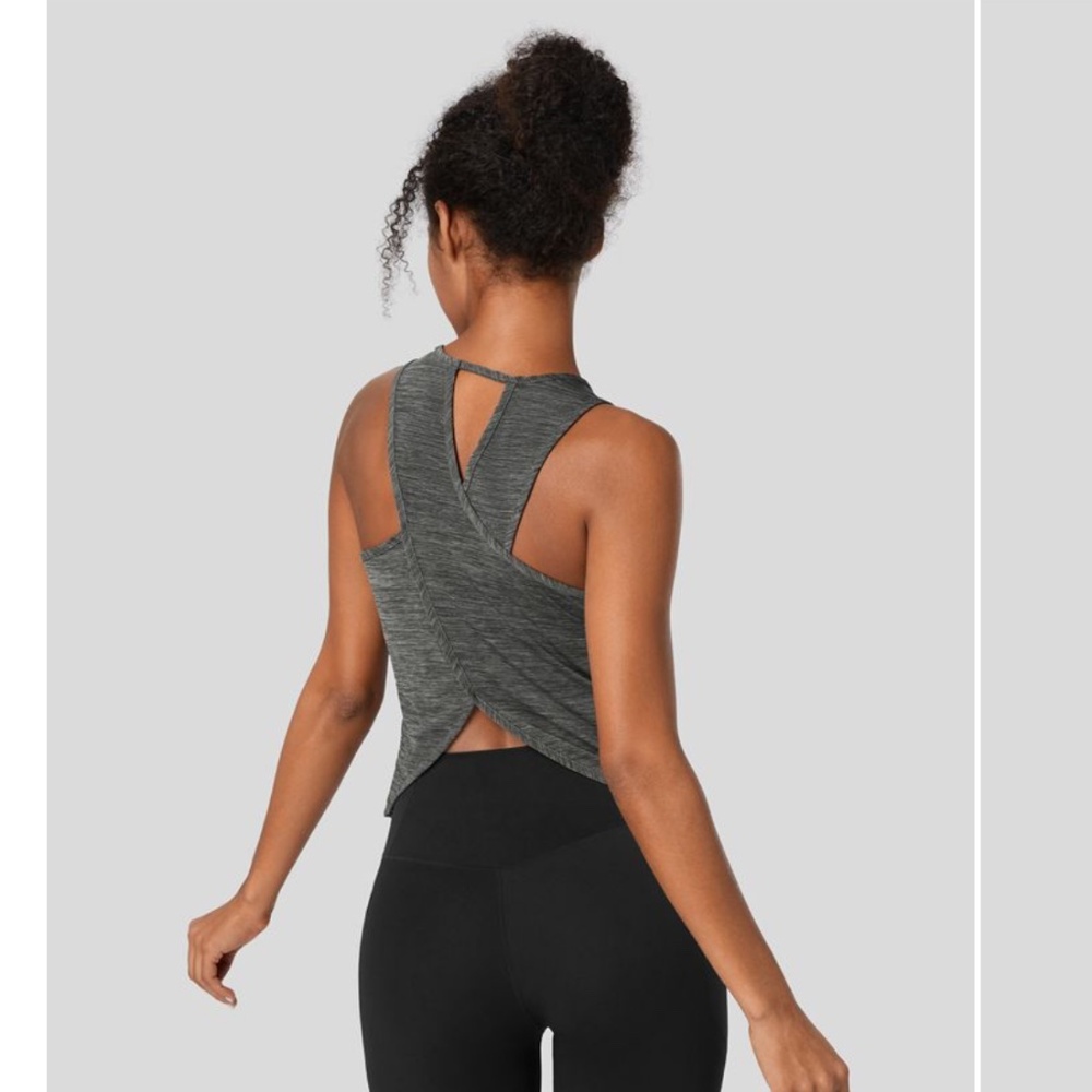 Halara CrissCross Curved Hem Tank Top, size Medium, in Deep Gray Texture